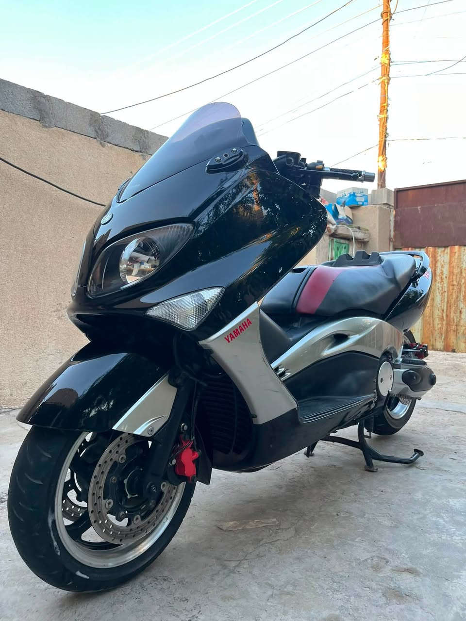 Tmax 500 Black max 2008
دراجه مكفوله كفاله عامه 
كشر مكينه نضافه 100/100
سويجات اثنين نازله من ماهر 
عنوان بغداد .
رقم:***********
وتساب:***********
