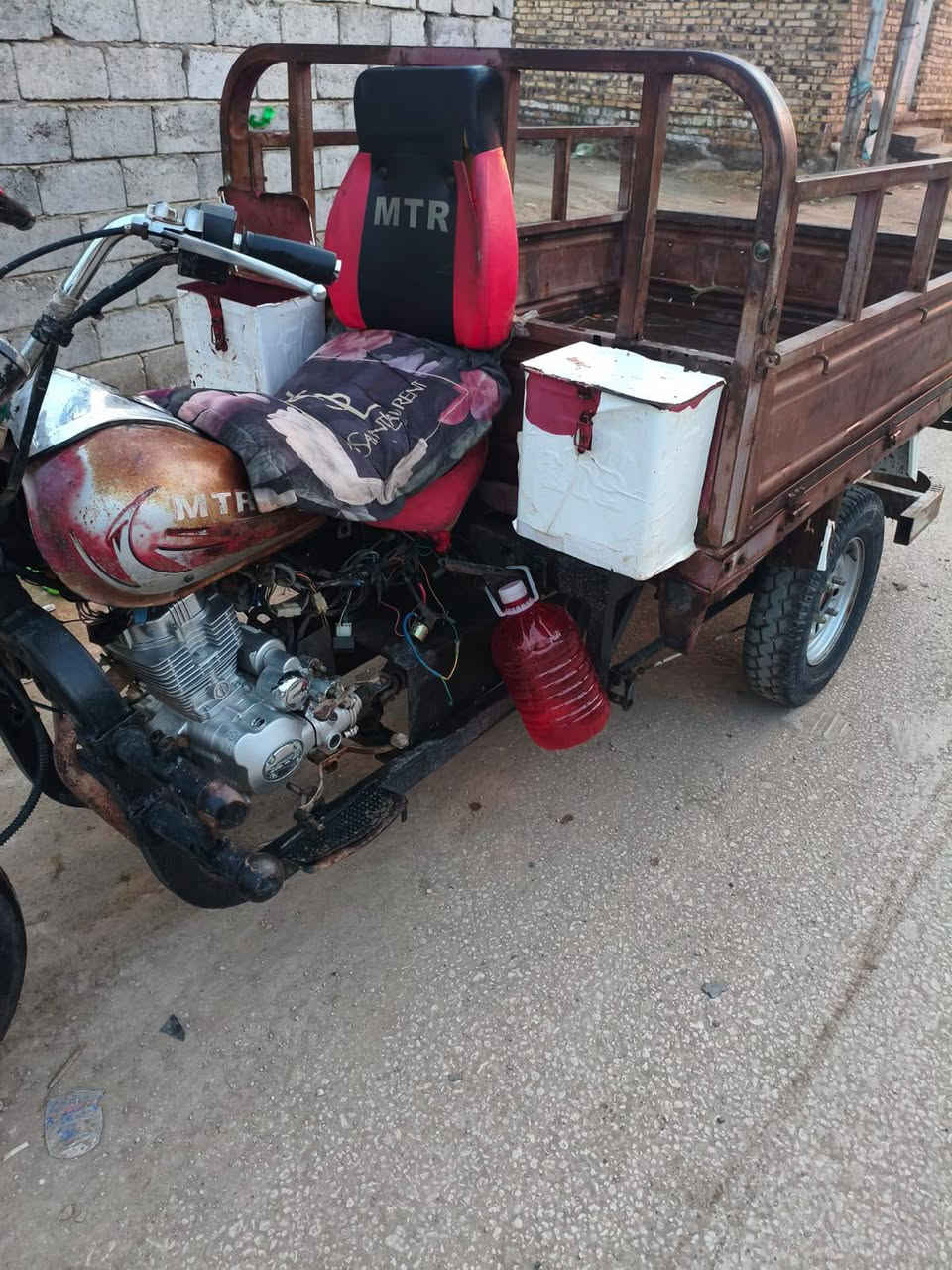 ستوته للبيع مكان نجف  الحريه موديل 2009 رايتها 1,300 وبيها مجال حق الجهه نداور ثاني يوم***********
