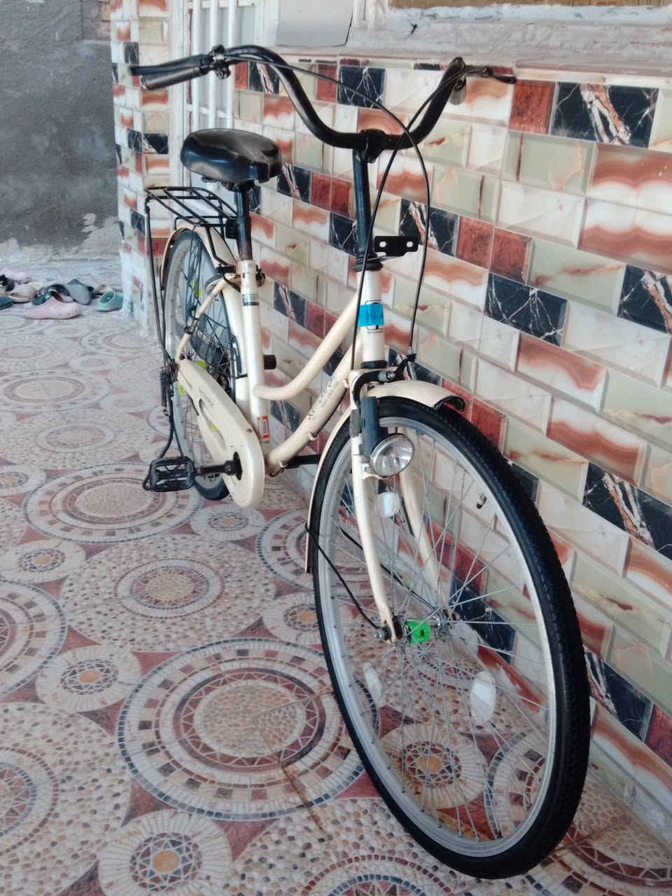 بايسكل نضيف شركه سانتوس ماصاله هواي من طلع من الحاويه. غراضه كامله  سعر 140وبي مجال وشراي بي خير ويدلل👍🥇


**إذا كنت صاحب هذا الإعلان وتريد حذفه لأي سبب، رجاءا أرسل رسالة إلى الدعم الفني**
