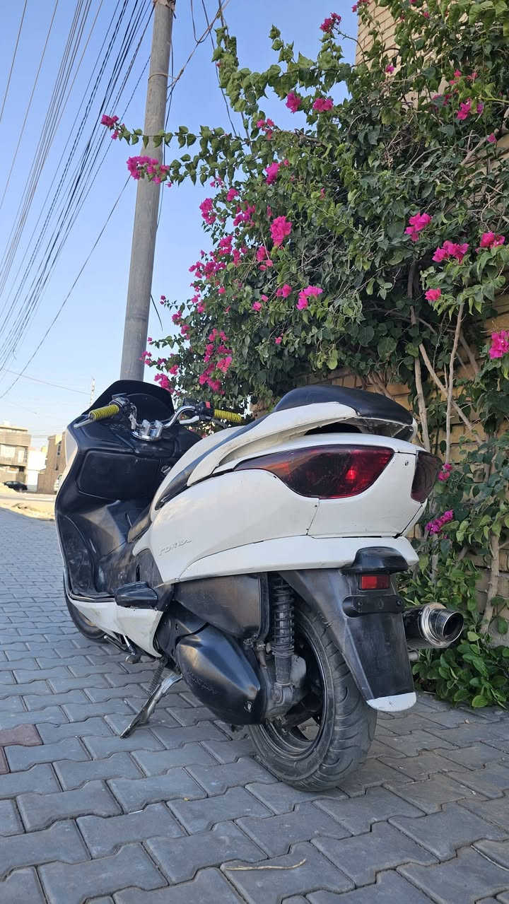 فورزا 08
الدراجة كهربائياته شغالة 
كلجات رياضية 
صالصنة رياضي 
مكينة 250cc
فول بصمة 
نظافة 70%
ب 675 بيها مجال للطيبين و اذا مراوس بعد احسن
مكاني كربلاء 
***********
