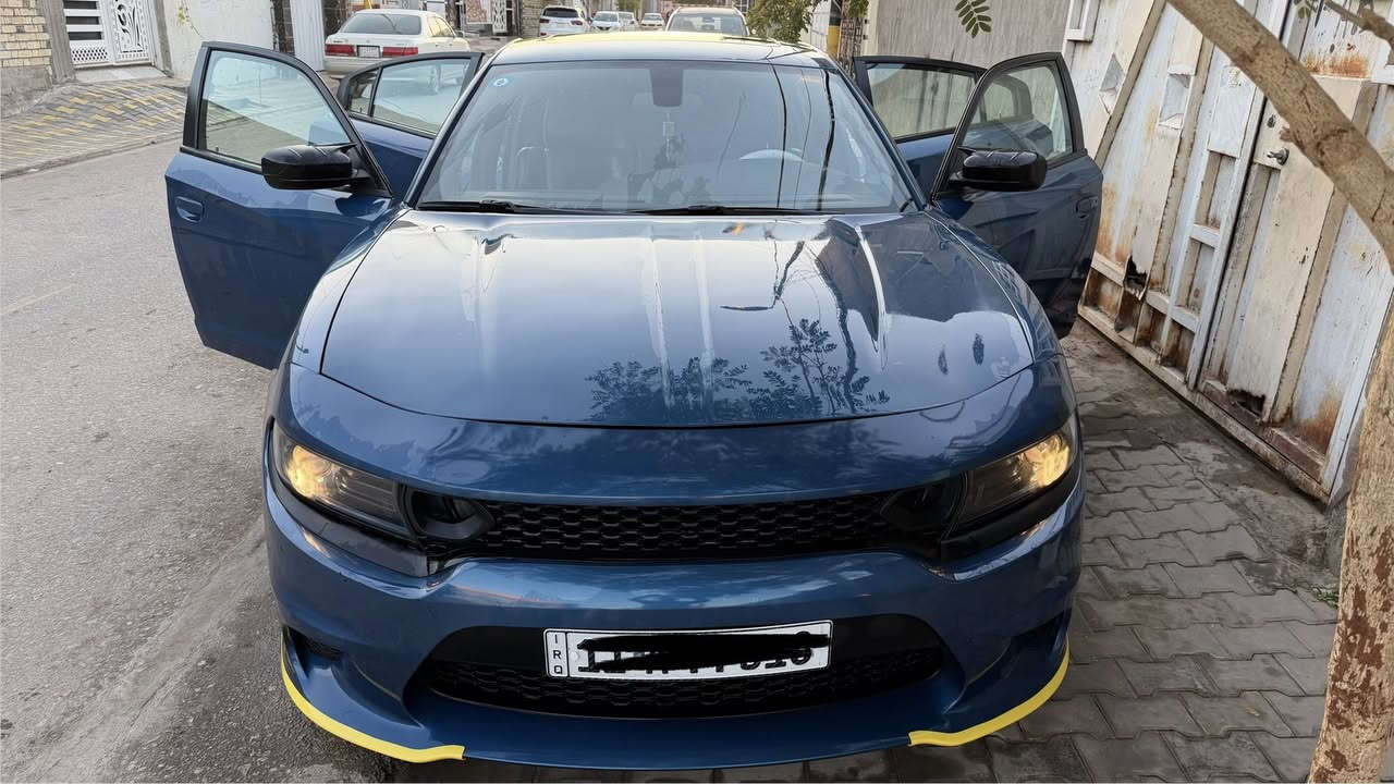 جارجر SXT بلص
الموديل 22
لون مميز
الضرر بنيد صبغ زائد دعاميه اماميه صور الحادث موجودات
الايرباك سليم
المواصفات فتحه كشنات جلد تبريد تدفئه 
ذاكره خزن للكشن
ستيرن تدفئه
محرك 3600
حساسات خلفيه
كامره دوار
لون مميز 
السياره نضيفه بشكل
رقم بغداد باسمي
ماشيه 85 الف كيلو
السعر 265 $
***********
