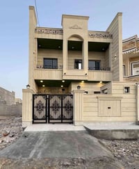 بالتصنيع خلف شارع ٦٠ • ١٥٠م • ٤ غرف