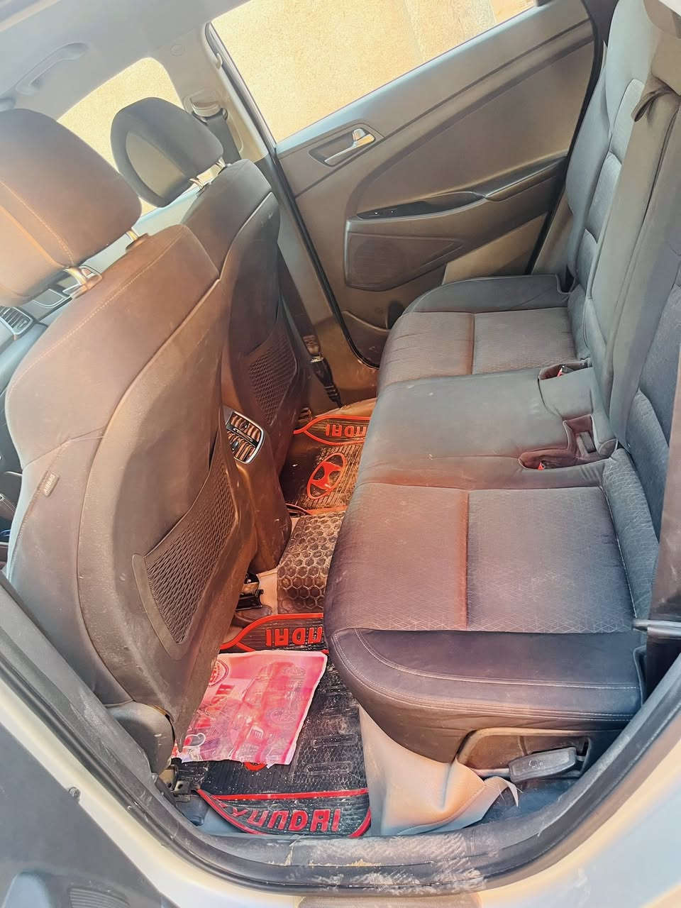 السلام عليكم توسان وارد امريكي 2016 محرك 2400جي داي محرك وكير مكفولات تخم تاير صدر كله جديد رقم واسط سنويه ال 29 السونار مرفق بلمنشور المكان واسط الصويره السعر 132$ لاستفسار ***********
