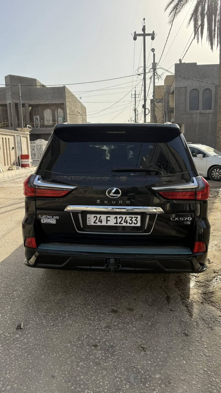 السلام عليكم لكزز موديل 18 رقم دهوك بالسنويه مضلل شرط التحويل ب66 وبيها مجال تفاصيل ع الواتس ***********
