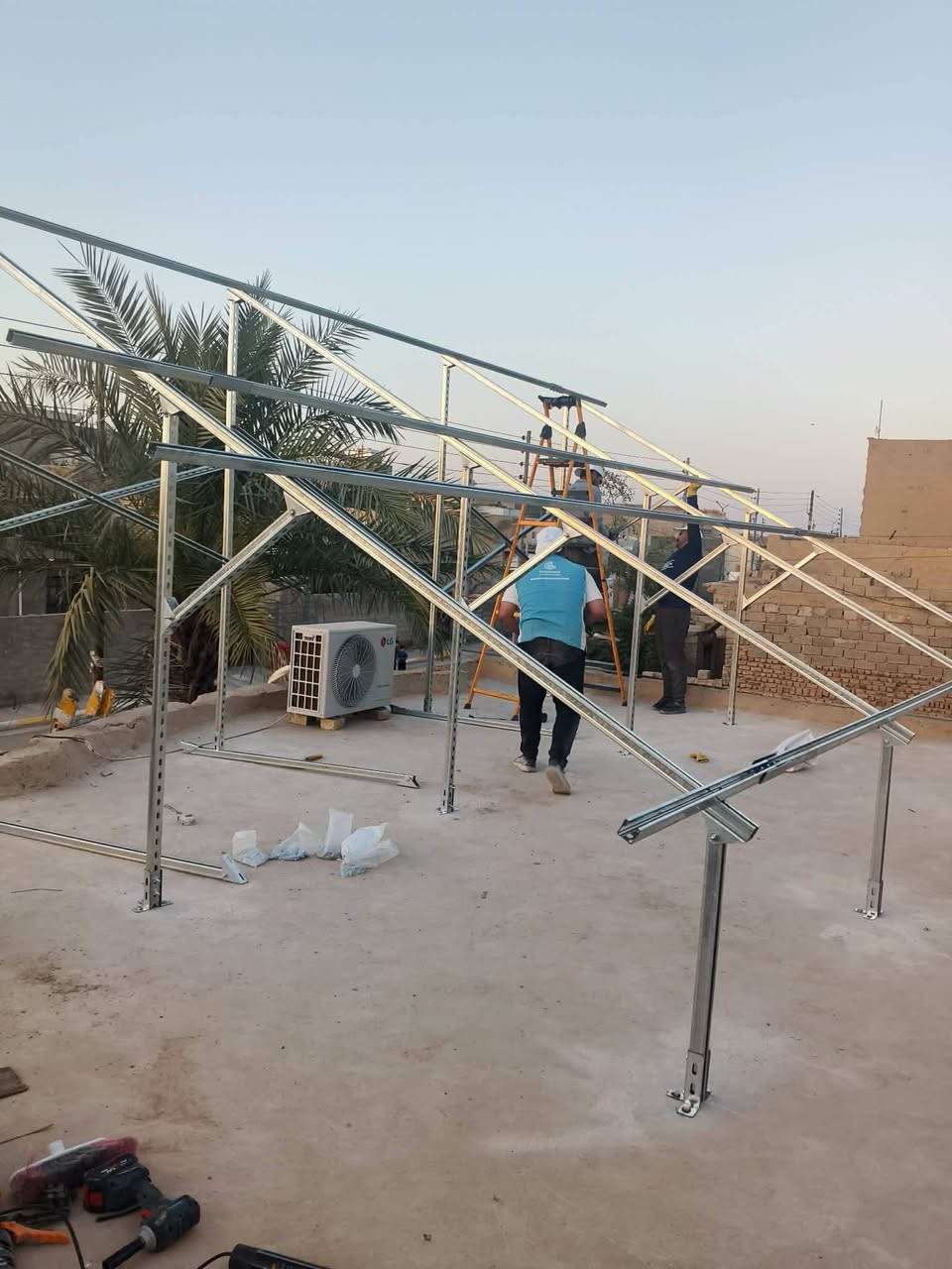 هدير الشمس للطاقة الشمسية:
☀️ هدير الشمس للطاقة الشمسية ☀️
حلول ذكية لتوفير الكهرباء وتقليل فاتورة المولد
🔋 منظومات طاقة شمسية أصلية وبكفالة. ⚡ تصميم وتنفيذ حسب احتياج المنزل أو المشروع. 🛠️ تركيب احترافي مع خدمة ما بعد البيع. 🏠 مناسبة للمنازل، المحال التجارية، والمكاتب.
خدماتنا تشمل: ✅ ألواح شمسية عالية الكفاءة.
✅ إنفرترات أصلية.
✅ بطاريات ليثيوم.
✅ هياكل تثبيت متينة.
✅ ATS وجميع الملحقات.
📞 للاستفسار وطلب الأسعار راسلونا  علرقم.*********** واتساب 
هدير الشمس للطاقة الشمسية
طاقة نظيفة... توفير يدوم. ☀️💚
