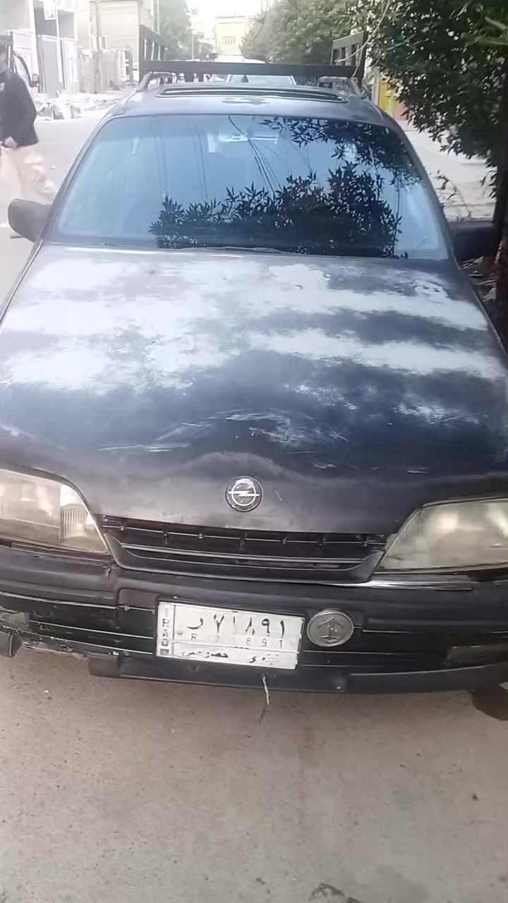 اخوان اوبل اوميكا 1991 للبيع سيارة حلوة بس المكينة2600 بيها تبخير خيط الكير مال حاوية  رقم نينوى مشروع وطني وبسمي السعر 28وبي مجال مكاني بغداد للستفسار الاتصال على رقم الهاتف ***********
