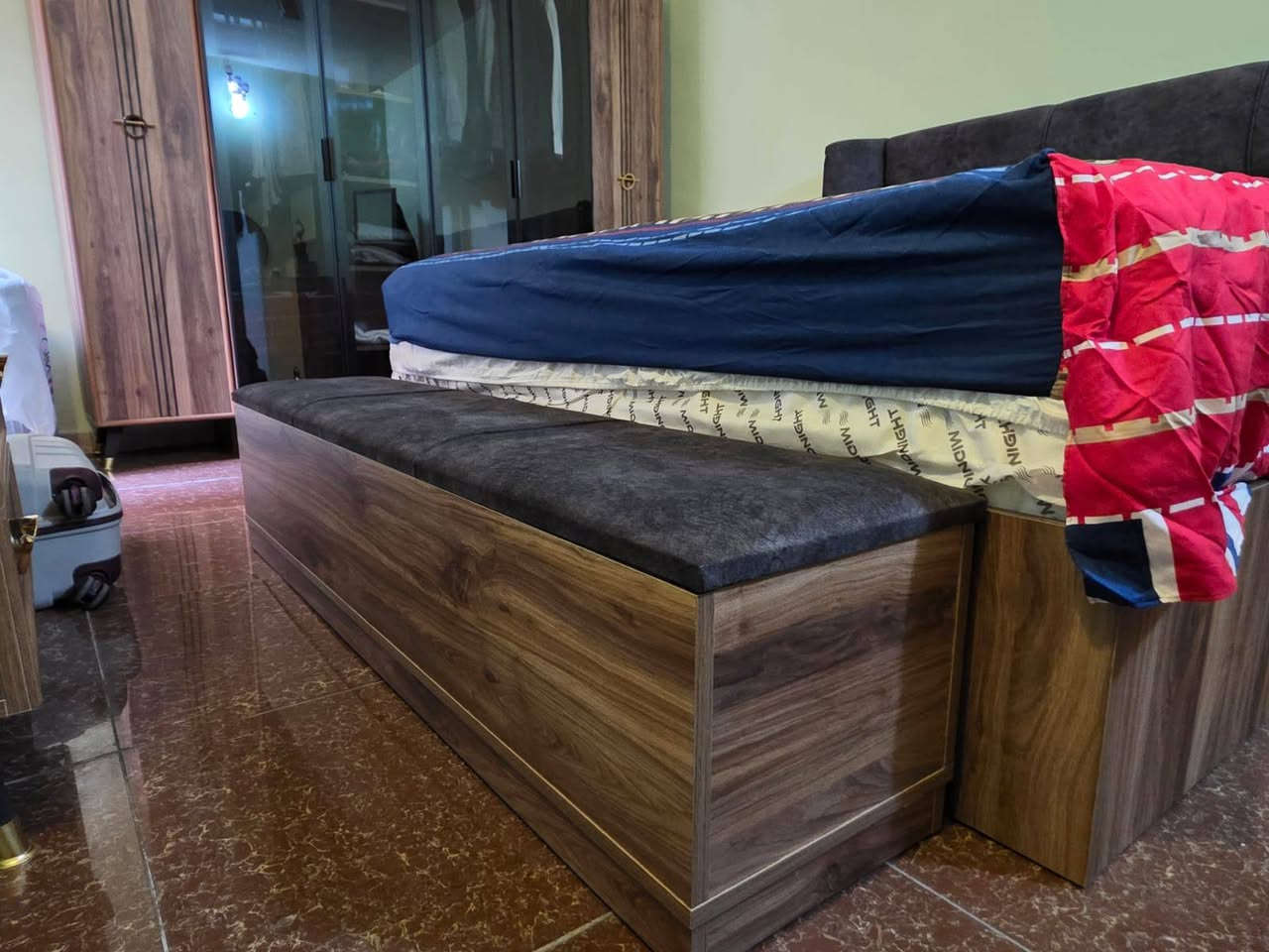 غرفة تركية مستعملة قليل يعني جديدة  للبيع مابيها اي ضرر
مكانها الدورة جمعية خير الله
للاستفسار الاتصال على الرقم
***********
