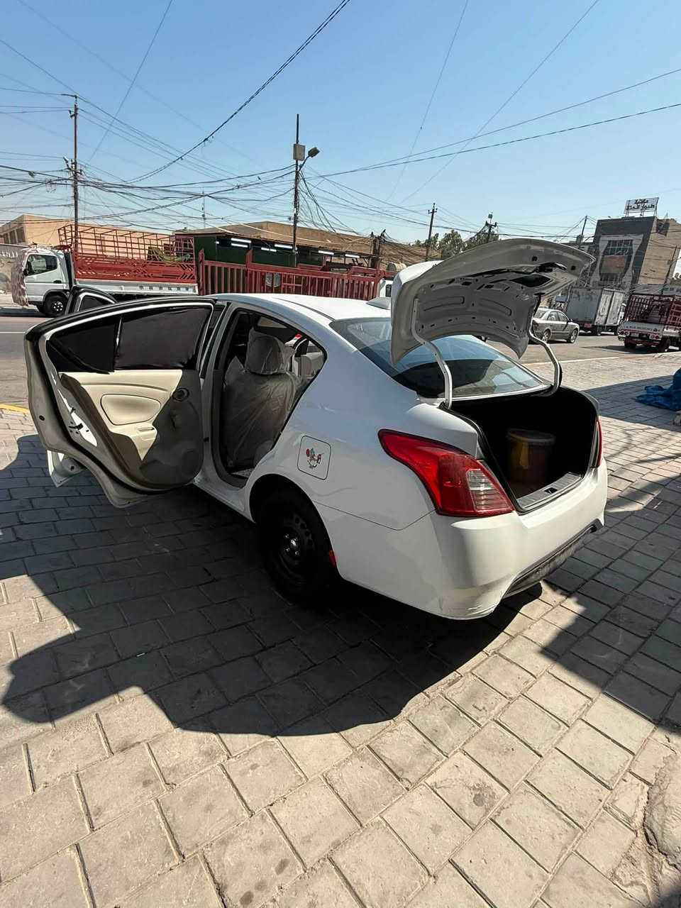سلام عليكم نيسان سني
للبيع سيارة كفالة عامة موديل 24 سيارة ماشية 50,000 

‏***********

