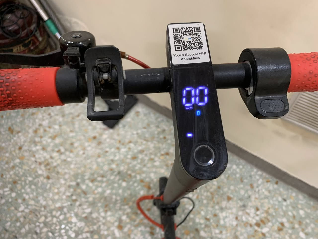 سلام عليكم للبيع كل شغال وضمان دركسون واسكوتر شحن الصناعه اماراتي  مكان بغداد مدينه الصدر ***********
