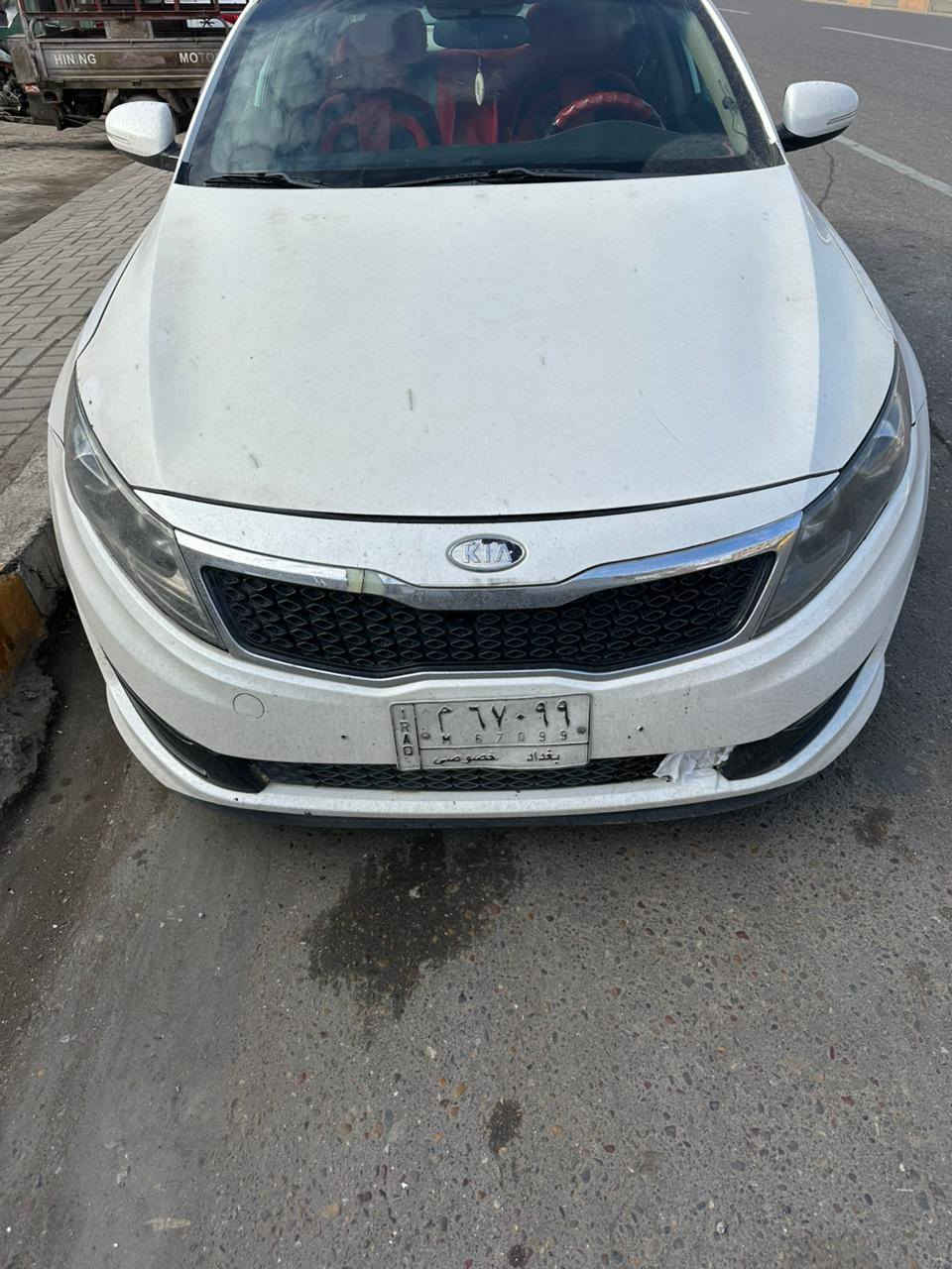 السلام عليكم
اوبتما للبيع 
فول مواصفات 
بونراما
بصمه 
شاشه جبيره  وبعد بيه مواصفات 
حادثه بل منشور وبيه شوي تقشير بل تكمه فقط سياره حلوه شاهد الله نضيفه 
سعر السياره 118وبيه مجال للشراي 
***********
