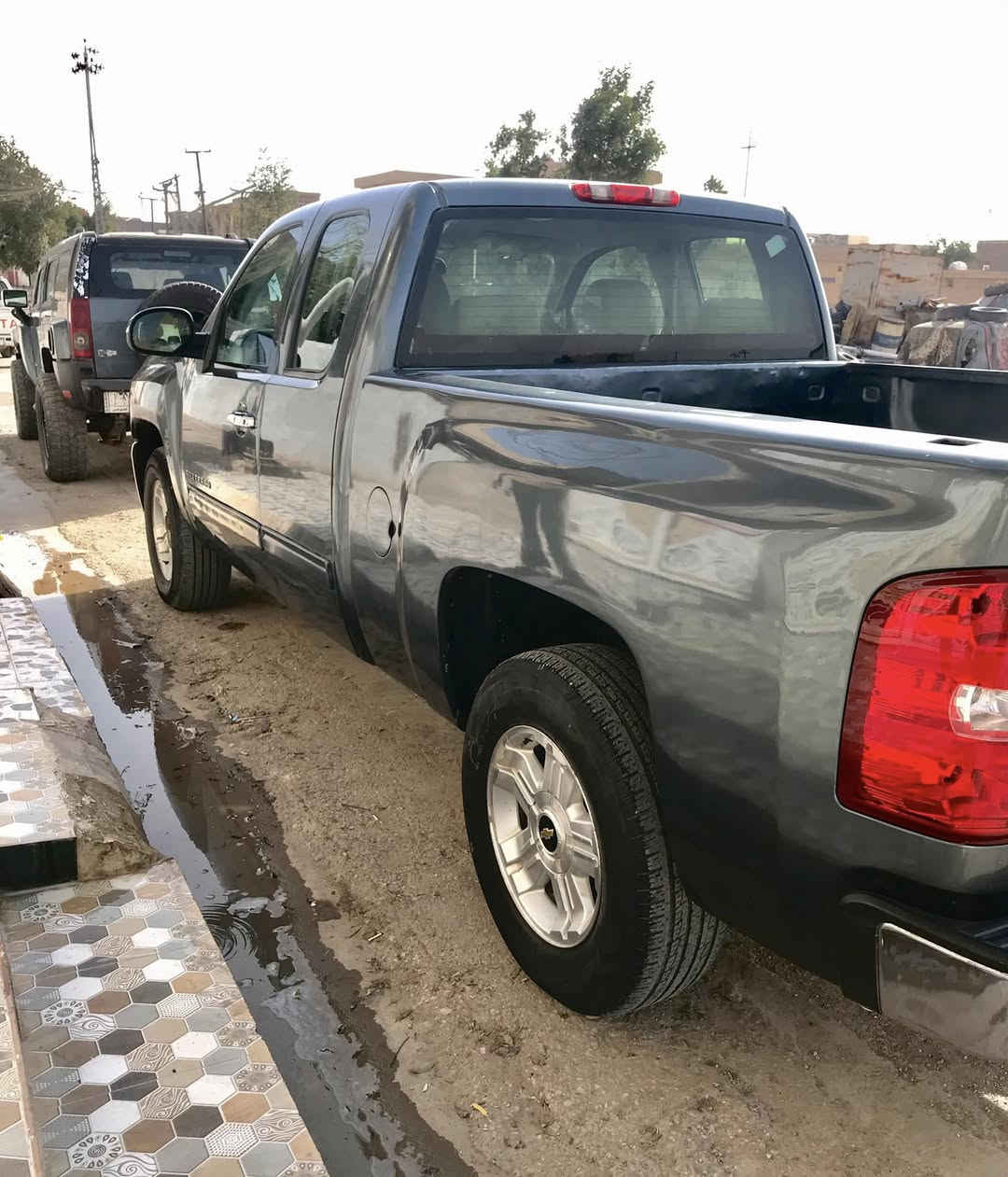 سلام عليكم للبيع سلفادور 2011 قمارة وربع وأرد امريكي 
ضربة بچاملغ الامامي الايسر رقم بغداد مكينة 5300
سيارة مصبوغة حزام سعر 120 وبيه مجال 
عنوان : واسط،كوت 
للاستفسار :***********
