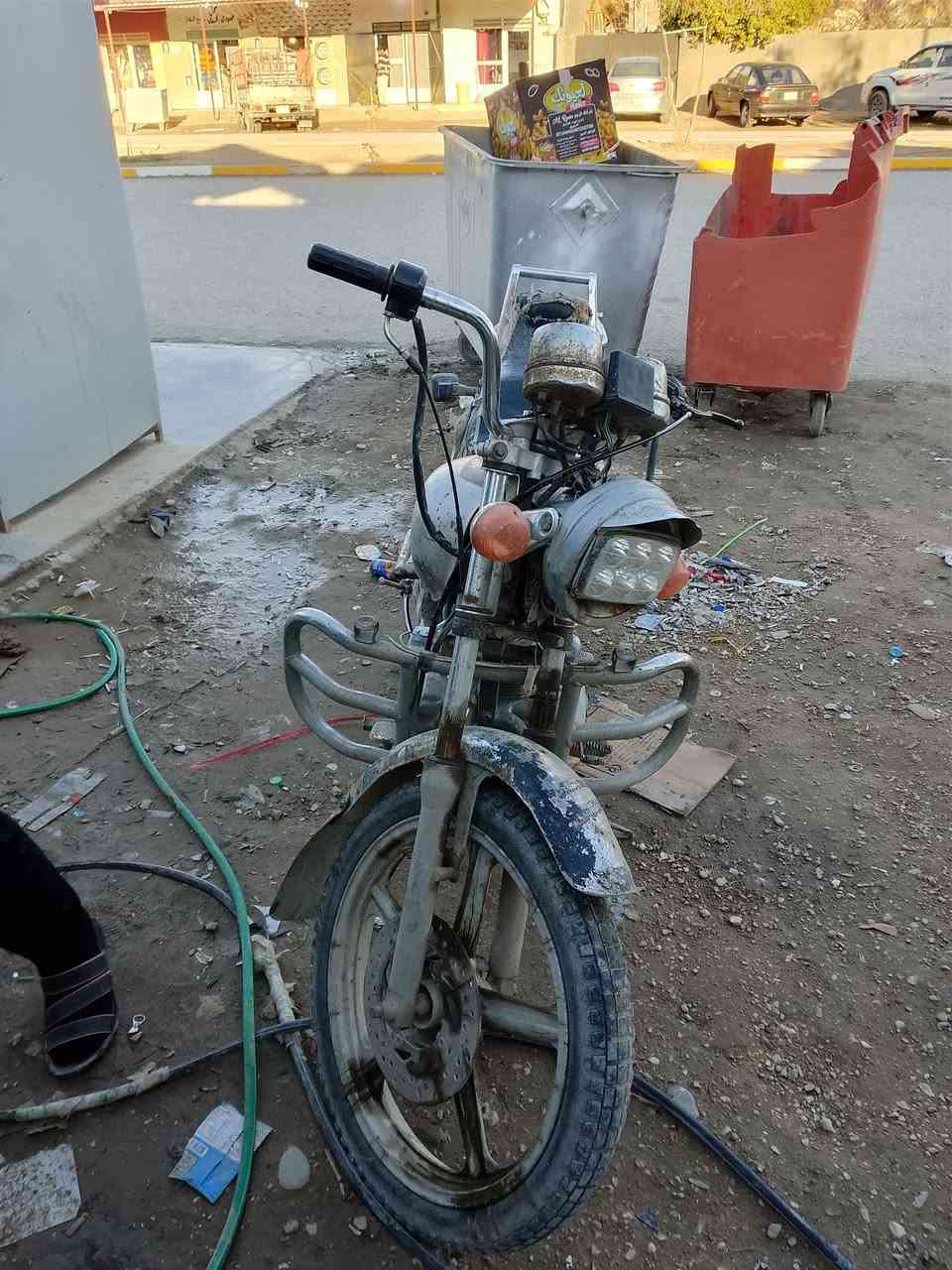موطور لبيع محرك 200  شغال كلشي مابيه سعر 200 وبيه مجال لطيبين مكاني لعبيدي ***********
