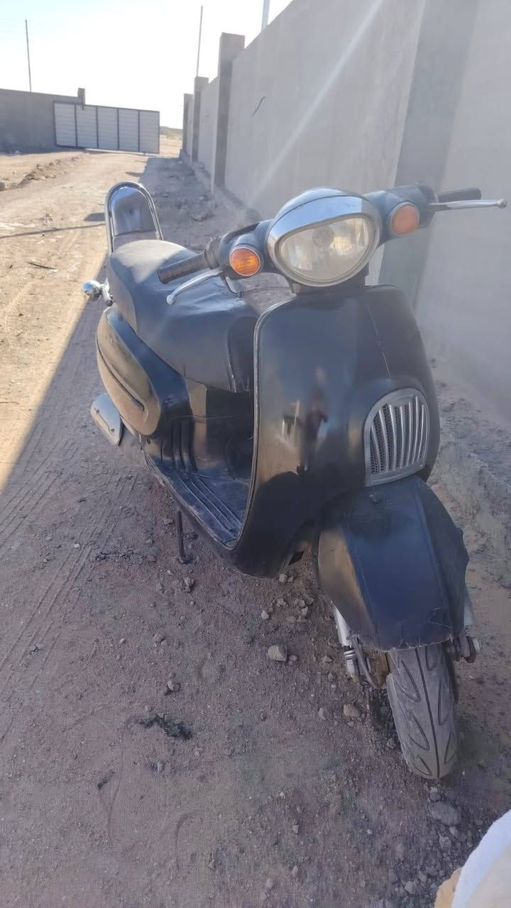 للبيع دراجه كلاسيك شغاله السعر 225 وبيها مجال للتواصل على الرقم ***********
