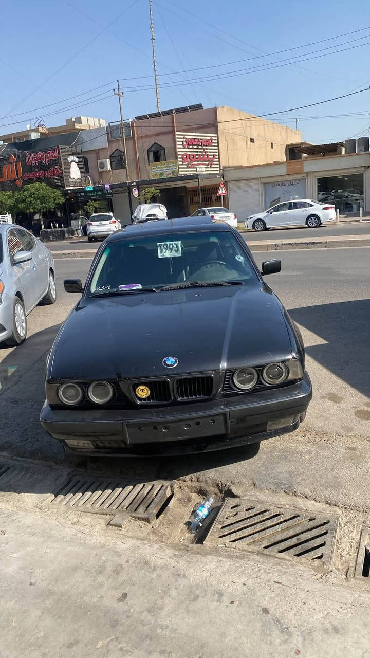 السلام عليكم للبيع او مراوس بي ام موديل 90 محرك 520 كير عادي رقم اربيل منتهي من 20 محرك مابي عيب شرط صدر جديد اربع جامات كهرباء سلايت ويل خليه لايتات حلقه سعرها 42 بي مجال واتساب *********** كركوك, العراق
