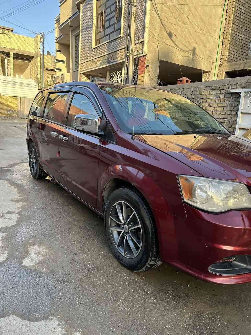 دوج كرفان SXT 2018 - ماشية 88 الف ميل ❤️🔥

• 🚙 محرك 6 سلندر 3600 سي سي
• 🛣️ ماشية88الف ميل فقط
• ❄️ تبريد 3 قطع
• 💡 منظومة زنون عالي وناصي
• 🔩 تخم تاير جديد
• 💺 كشنات بلع منفصل
• 🌡️ الحماوة ما تعبر النص نهائيًا
• 🎮 تحكم من الستيرن
• ♻️ نظام ECO الاقتصادي
• 🛞 بيبان وصندوق ميكانيك (ليست كهربائية)
• 🔄 رقم بغداد الجديد وتحويل ثاني يوم

تفاصيل الحادث:
🚧 صبغ جهة اليسار بسبب حادث في بغداد، موضح بالصور
🚧 باب الجانب الأيمن أيضًا مصبوغ لغرض توحيد اللون والمظهر الجمالي
بيها دخانه بيضه فقط عند التشغيل

الموقع: بغداد - العبيدي
رقـم صـاحـب السـيـارة: ‭0770 923 5383‬

السـعـر 155 وبيها مجال
