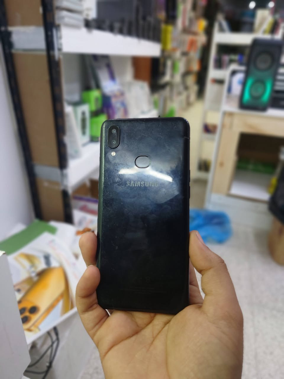 A10S 🏞️ اسود
ذاكرة 32
شريحتين شغالة 
بصمة شغالة 
الاتصال شغال دون مشاكل 
الشاشة بيها نقطة بيضة 

الكامرات رمادية 
سعرة 43 موجود توصيل

احمر 🔴A10S
كامرات مغوشة 
السيلفي شغال
ياخذ شريحتين لكن وحدة من الشرايح متوقفة 
الثانية شغالة
بصمة شغالة 
اتصال شغال مابي اي مشاكل 
ذاكرة 32

سعرة 35 الف توصيل موجود


**إذا كنت صاحب هذا الإعلان وتريد حذفه لأي سبب، رجاءا أرسل رسالة إلى الدعم الفني**