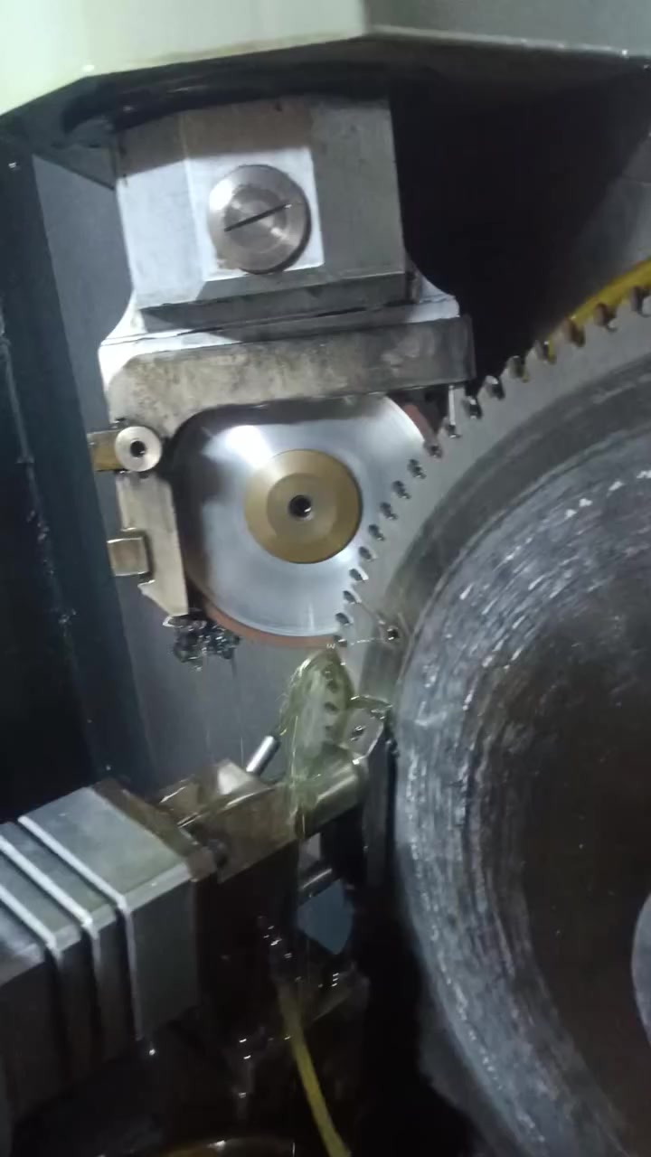 مركز سنتر بابل خبره وجوده تصنع الفرق
حد جميع أنواع الصؤانيmdf. Pvc. و الامنيؤم. والنجاري 
🪩. سن الاسطوانات بدقه عاليه 
🪩شغل نظيف عمر اطول نتيجه مظمونه 
للتواصل معنا عبر الاؤتساب فقط ع رقم 
📞  *********** #
