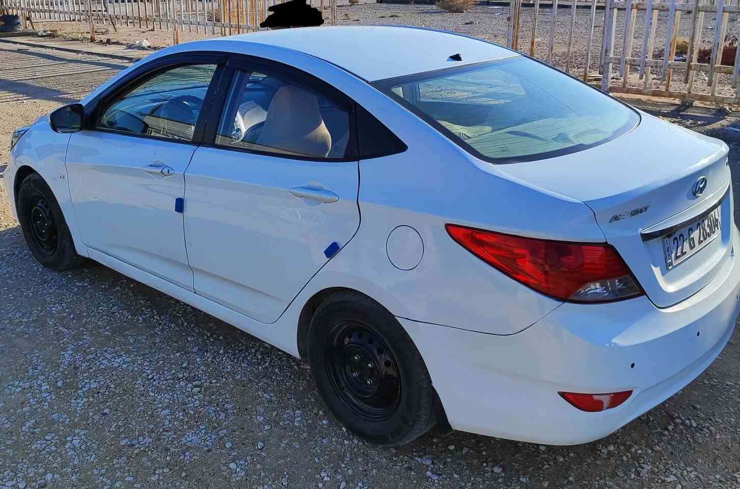 السلام عليكم
سيارة اكسنت موديل 2012

بيها اربع قطع موضحات بالسونار ... السونار موجود بالصور 

كير و مكينة خير من الله و التبريد شغال 

رقمها دولي اربيل سنوية لل 2030 

رايدها ب 85 و بيها مجال 

مكانها النجف 

رقم الهاتف‏ ‪ ***********
