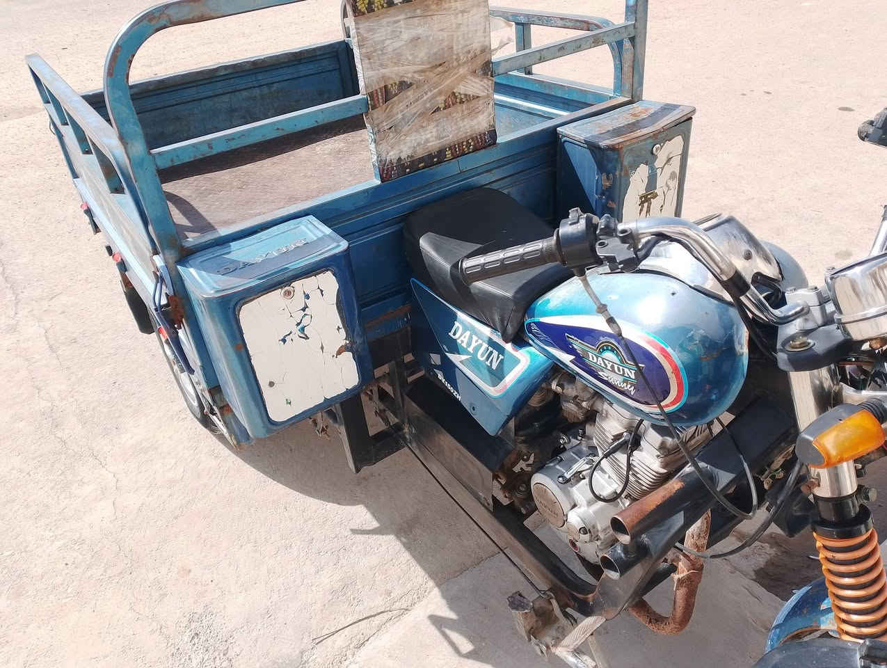 سلام عليكم للبيع أوراق موديل 18كهربائيات شغاله سلف مكينه مجفته بس مره وحده زوج تايرات جديد لاا لحيم ولا خياس  كوت حي الجهاد  رقم *********** خاص مغلق
