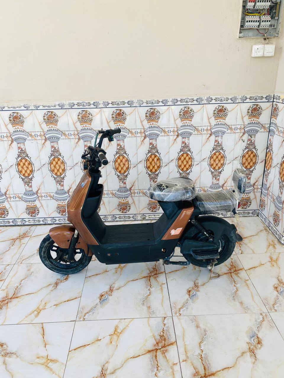 سلام عليكم دراجه شحن للبيع جديده ومابيه اي نقص شرط الفحص مكانه البصره زبير ***********  سعره ١٩٥ وبيه مجال
