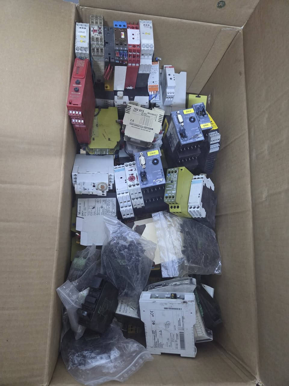 مواد كهرباء للبيع جمله فقط المنشاء الماني ***********
