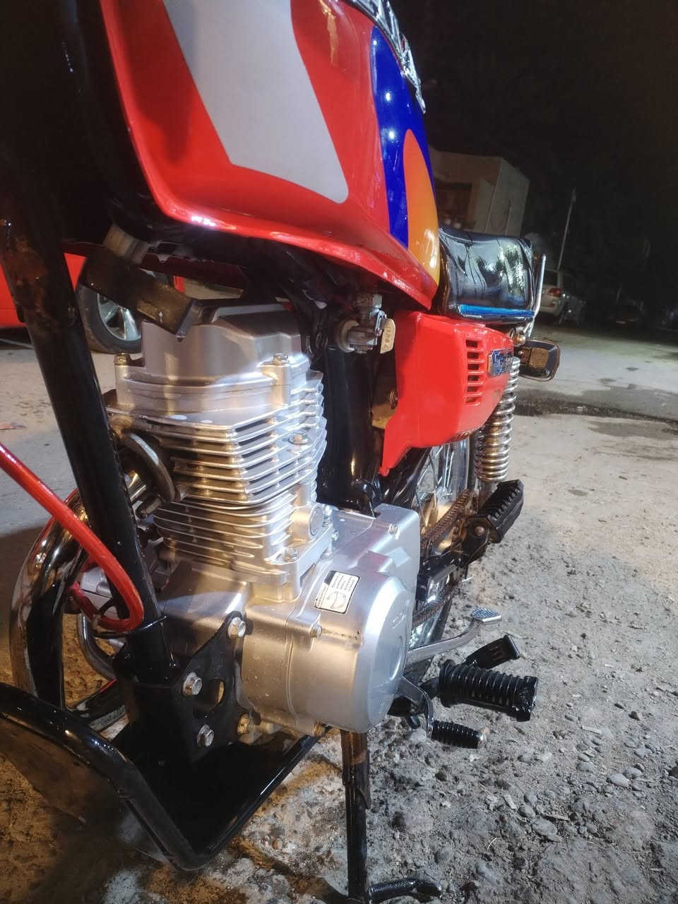 سلام عليكم دراجه للبيع تعمير صارله شهر بدون اوراق كفاله عامه 
سعر 850 وبيه مجال *********** واتساب
***********
