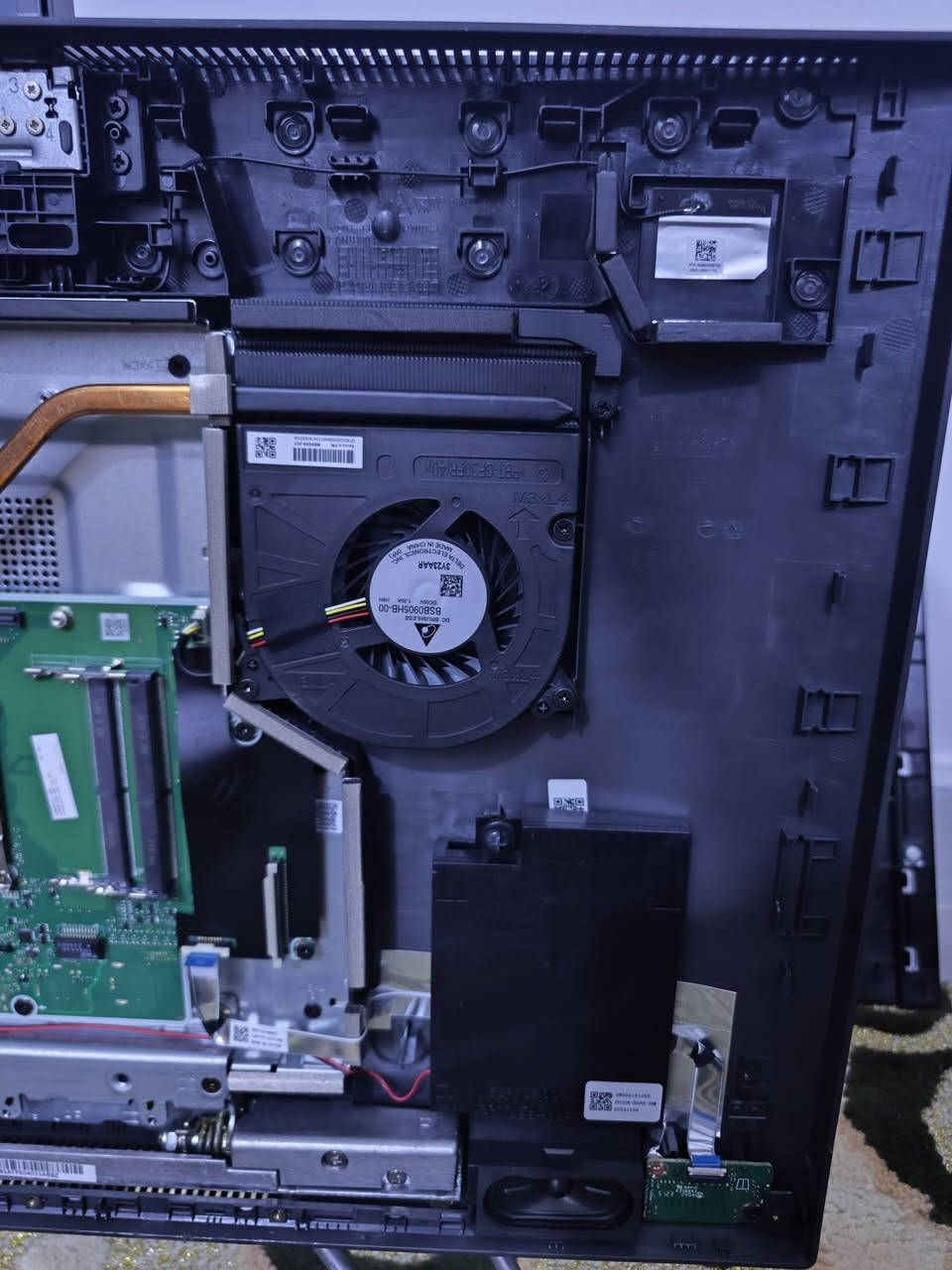 All in one
عاطلة ومفصخة باقي بيهة ذني القطع 
المذر بورد وكارت الوايفاي والمروحة وزوج سماعات وكاميرا 
التفيدة يكتبلنة سعر وبالعافية


**إذا كنت صاحب هذا الإعلان وتريد حذفه لأي سبب، رجاءا أرسل رسالة إلى الدعم الفني**