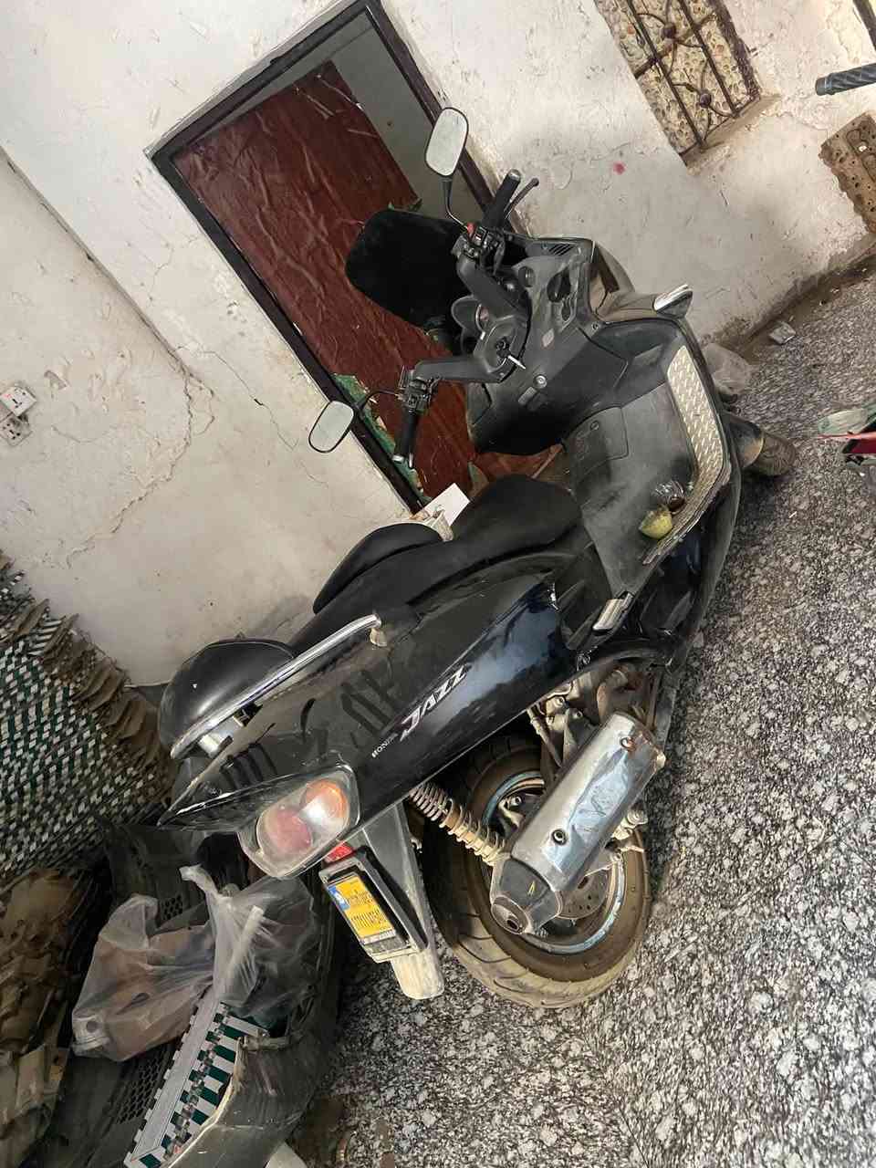 سلام عليكم دراجه فورزه 06للبيع دراجه سلف كهربائيات كلها شغاله كيلو متر عداد سرعه شغال دراجه مكينه خير من الله لا تنقيص ولا نضوح ليت زنون ابو المروحه بيها تايرات جديده خلفي وأمامي سعر دراجه 600وبيها مجال رقم الهاتف *********** مكان دراجه بغداد تقاطع درويش
