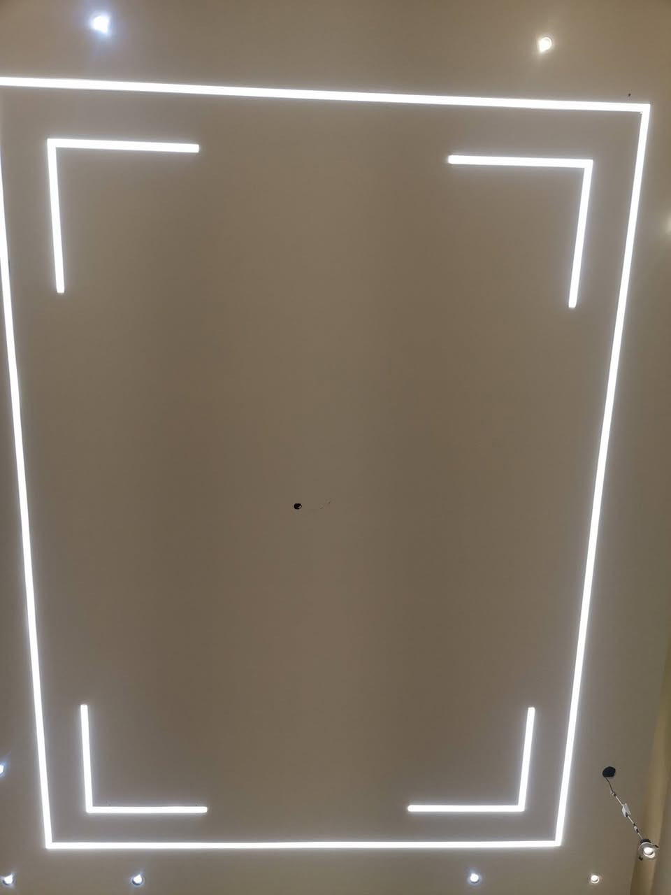 ✨ حوّل بيت أحلامك إلى حقيقة! ✨
هل مللت من شكل جدرانك القديمة؟ هل تبحث عن لمسة فنية تغير أجواء منزلك بالكامل؟

​نحن هنا لخدمتك! متخصصون في كافة أعمال الديكورات المنزليّة الداخلية والخارجية وأحدث صيحات الأصباغ والدهانات.

​🛠️ خدماتنا تشمل:

​الديكورات الداخلية: (جبس بورد، بديل الرخام والخشب، ورق جدران، إضاءات مخفية).

​الديكورات الخارجية: (تنسيق واجهات، أصباغ مقاومة للعوامل الجوية، ديكورات حدائق ومداخل).

​أعمال الصباغة والدهانات: (أصباغ سادة، ديكورية، معالجة الرطوبة والتشققات بأفضل المواد).

​💡 لماذا تختارنا؟

​دقة عالية في التنفيذ وتسليم في الموعد.

​استخدام أفضل خامات الأصباغ ومواد الديكور العالمية.

​أسعار تنافسية تناسب ميزانيتك.

​📞 للاستفسار والحجز، تواصل معنا عبر الواتساب أو الاتصال على الرقم: [***********]

📍 مكان العمل: [محافظة البصره]
