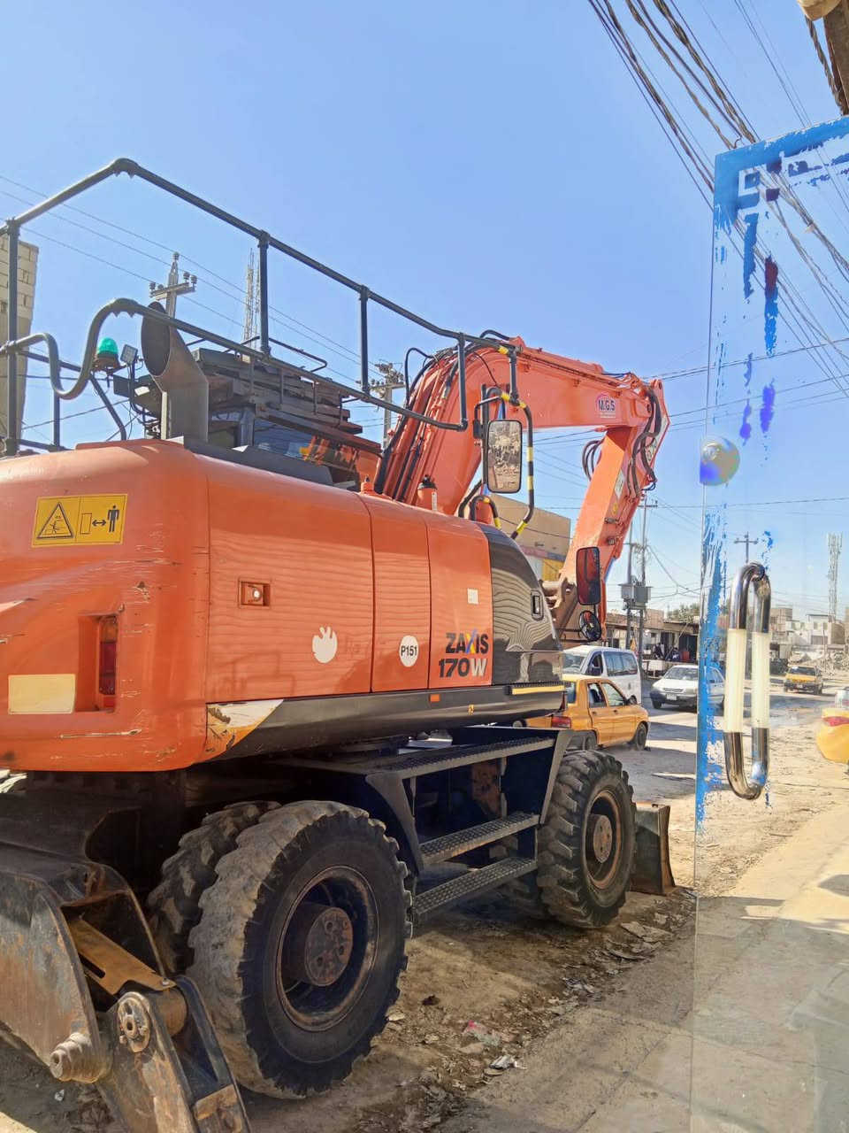 حفاره هيتاشي بي فايف مكفوله كفاله عامه موديل 2015 رقم اربيل بسمي مكاني ديوانيه 
الاستفسار ***********
