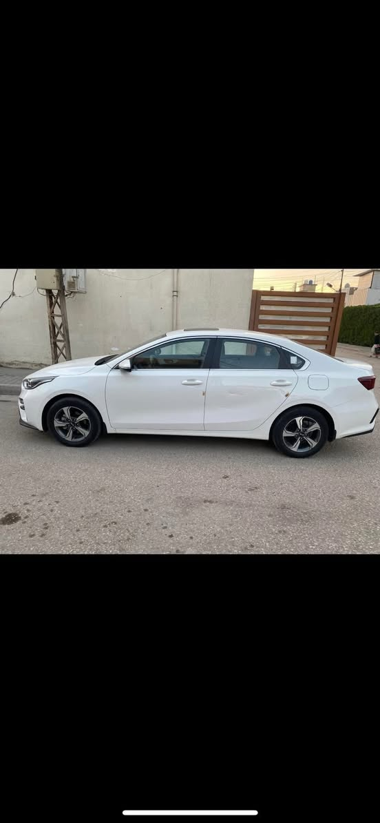 السلام عليكم سيراتو 2020فول موصفات عدة البصمة ماشية 69الف قابل للزيادة موصفات فتحة اشاير بل مري دبل يرباك تبريد قطعتين حساسات خلفية ٣انضمة قيادة سبورت وعادي ويكو مري شفط السيارة بيهة طخة بل باب خلف السايق موضحة بل صورة رقم بغداد العلوان بغداد الدورة السعر 163 وبيهة مجال بسيط الرقم ***********
