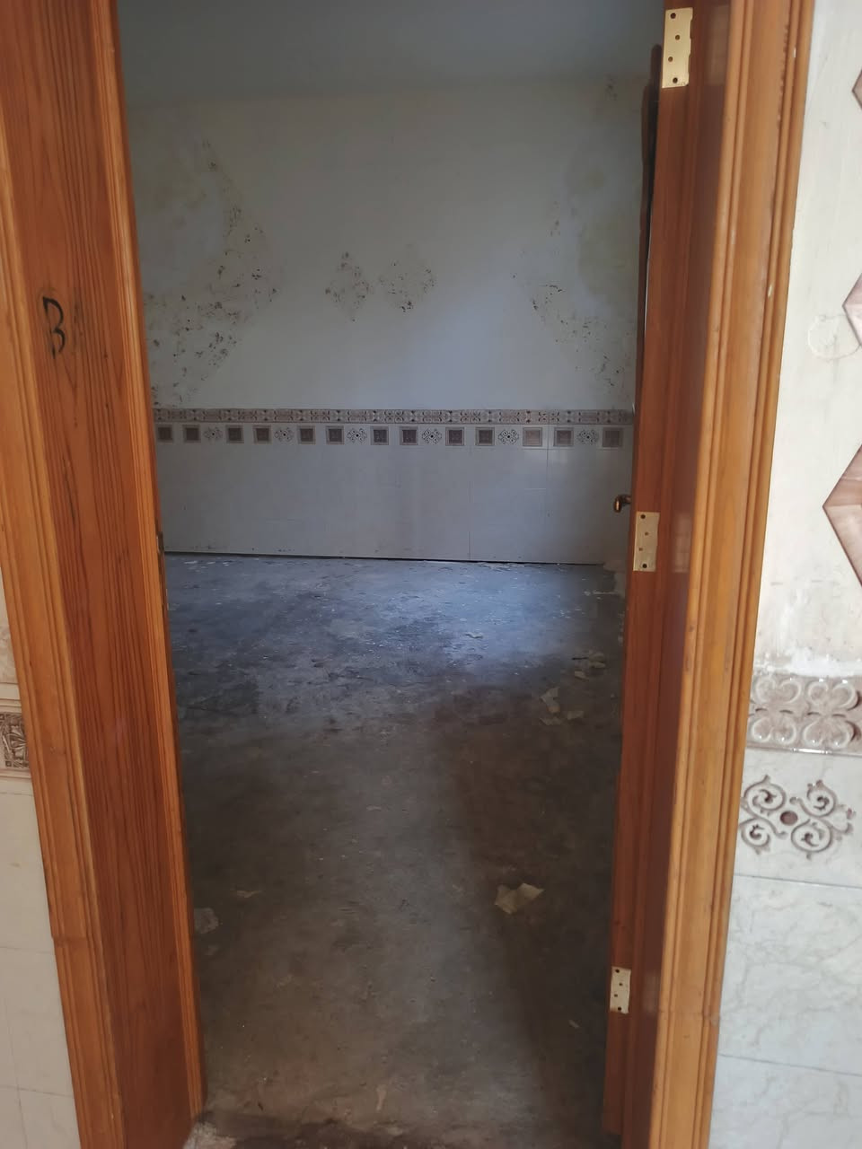 عندي بيت لليجار المكان الحولي بضهر مكتبة السدي الستفسار ***********
