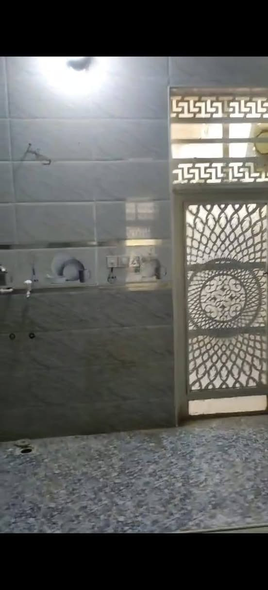 دار  100 متر رهن 
عنوان حي النداء شارع قنبر 
رقم العقار ٦٧٧٦١
الاستفسار ***********
