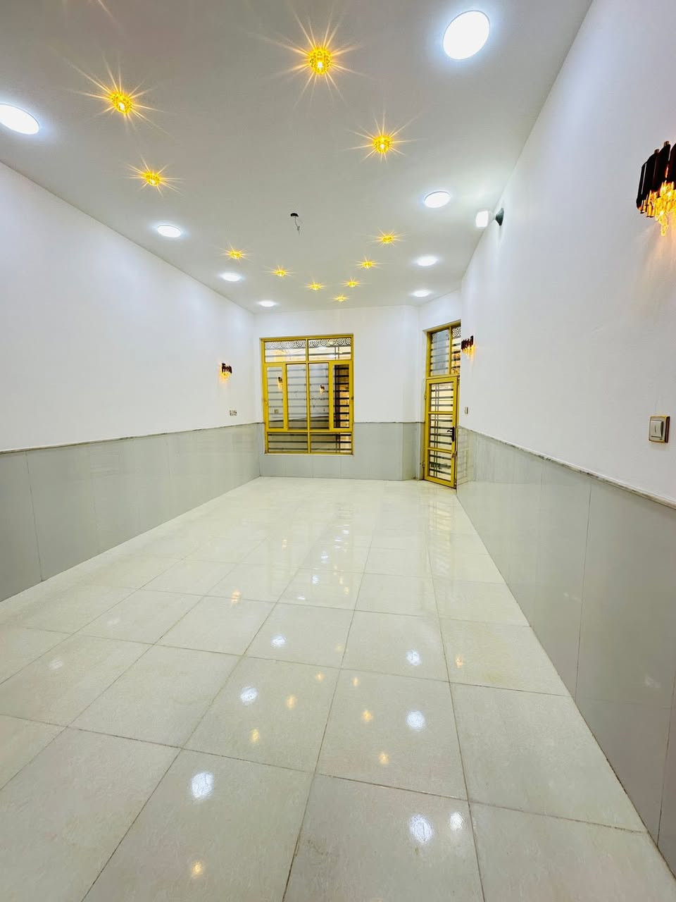 السلام عليكم
دار للبيع جديد جاهز للسكن
المساحة 200متر طابق واحد
الموقع نهاوند الثالثة خلف البطاقه الوطنيه
للاستفسار ***********
