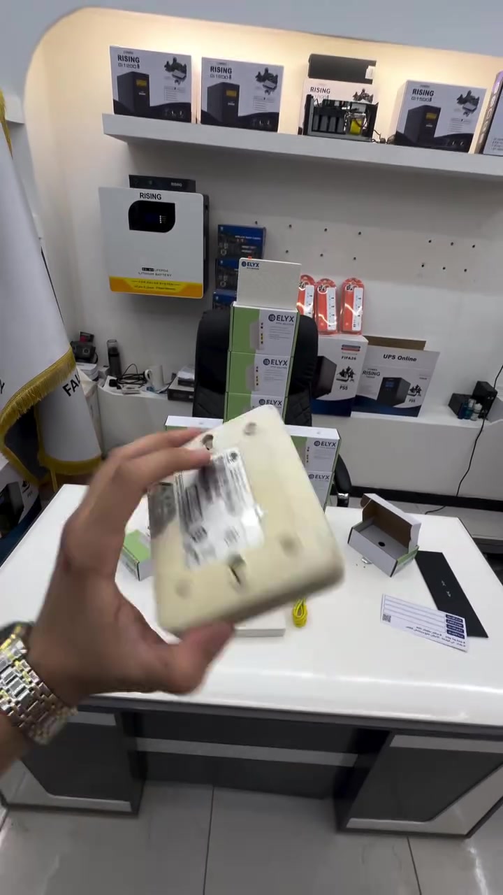 🚀 ثبات… سرعة… وجودة!

إذا تريد تحويلة ضوئية تعتمد عليها، فـ ELYX FTTH هي الخيار المناسب.
✨ تصميم أنيق وأداء مستقر
✅ تدعم الألياف الضوئية FTTH
✅ منفذا LAN لتوصيل أكثر من جهاز
✅ منفذ هاتف (TEL)
🛡️ ضمان سنة كاملة
اسعاررر خاصة لاهل الجملة والمكاتب 🔥
💰 بسعر 19,000 دينار فقط
🚚 التوصيل مجاني إلى جميع محافظات العراق

📩 راسل شركة عالم التقنية واطلبها اليوم قبل نفاد الكمية. ***********
