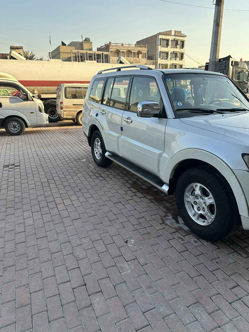 باجيرو 2008  السيارة مكفوله من الضربة ول صبغ مناقصهه اي شي ماشية 160 الف السعر 135 بي مجال قليل ***********
