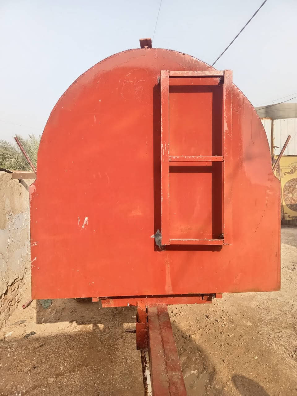 السلام عليكم مقطوره للبيع 5000لتر تخم تاير جديده.. للاستفسار،،، ***********//***********
