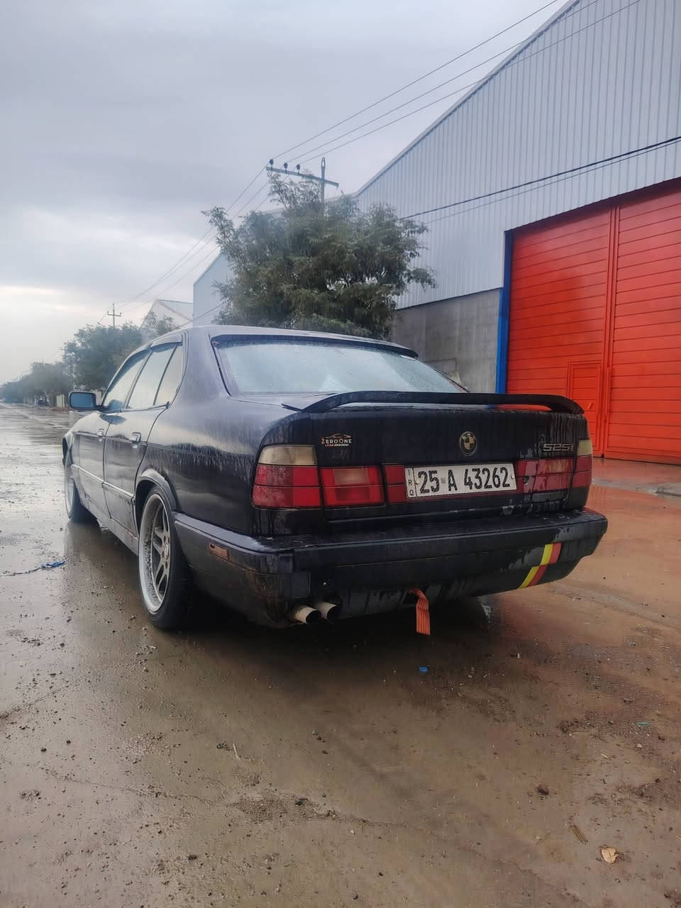 بیئێم 525 بیلاد
مۆدیل91
تۆماتیک 
سلاید
تەبرید
چوارجام کارەبا 
چوار تایەی و ویلی تازە
کوشن جلد قفل مەرکەزی
کارەبایی هەمو ئیشەکات
دەفتەر بەنزینی هەیە
هەیکەلی جوانە نەکەوتوە
سەنەوی و ڕەقەم تاکو 2029
ئاوێنە گوێ بەرخ و شەش کەلە
لێدرانێکی پێشەوەی هەیە بەبێ ناوگرتن
سێ بست دۆسەی خایسبوە گۆڕاوە
موس و بڕاوەی بەشەرت
بەنزین زۆر زۆر کەم سەرف ئەکات زۆریش بەقوەتە
تازە نۆزڵ و ڕادێتە و بلاکم گۆڕیوە
کارەبایی و گێچەکانی هەموی ئیشەکات
شوێن کەرکوک
گۆڕینەوەش ئەکەم بەشتێک بەدڵم بێت
***********
