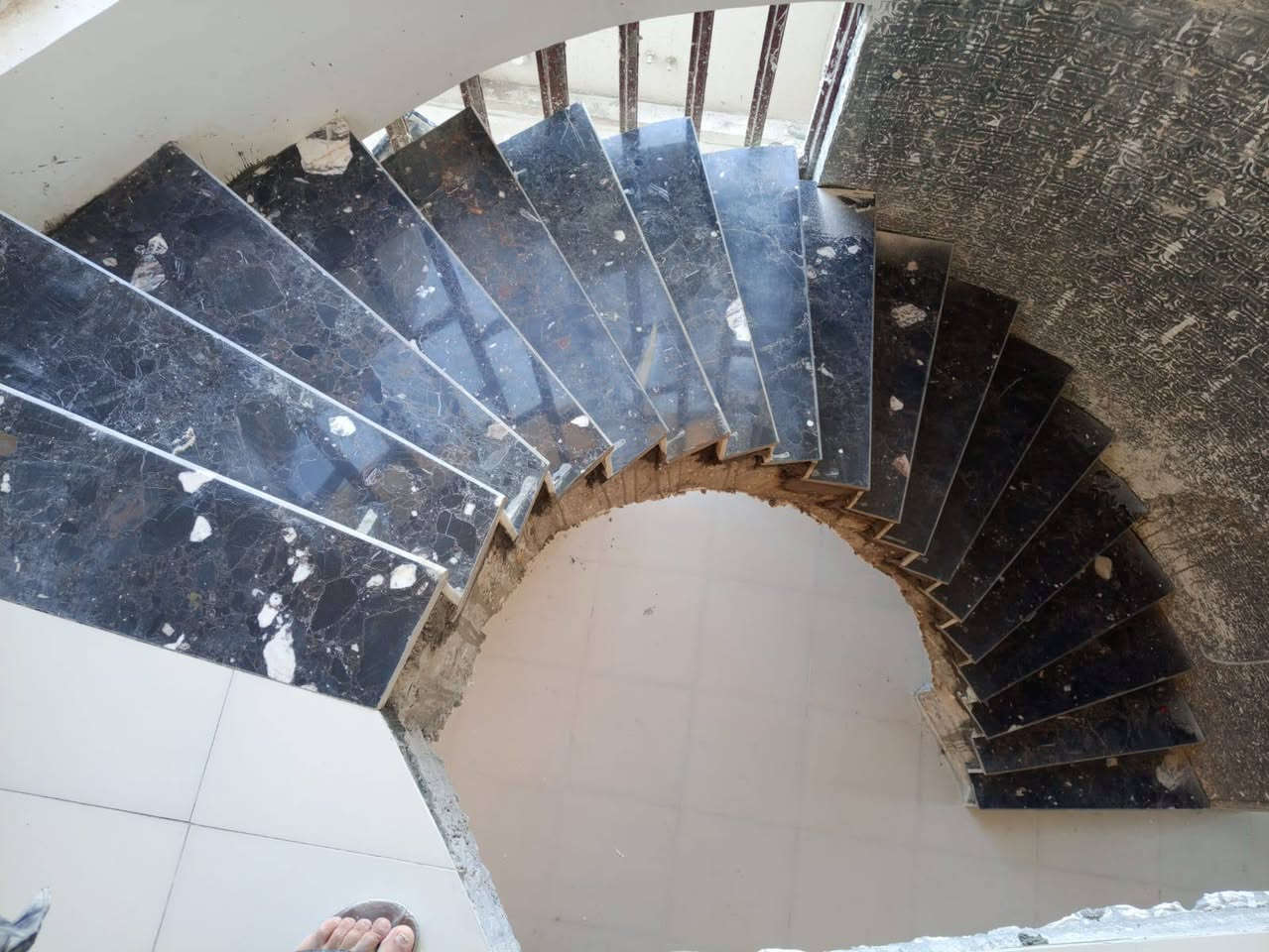 خلفه سيراميك مرمر بورسلين كاشي ارضي جداري عمل درجه اولا والتزام بالعمل عمل ديكورات نقشات بالرضيه نقشات بالجدار عمل واجهات تقطيع واجهات بسيراميك او بورسلين 
أرقامي
وعمل سقوف ثانويه 
***********  _يوجد واتساب

. 

***********  _يوجد واتساب
