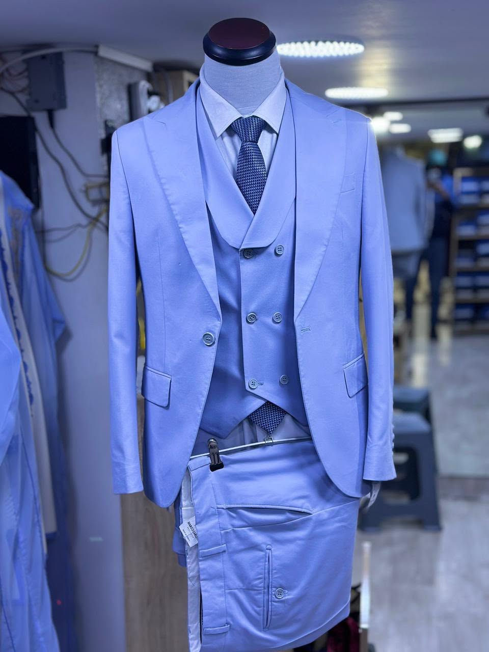 Nas liktswl ela  Location dyal costume mrhba


**إذا كنت صاحب هذا الإعلان وتريد حذفه لأي سبب، رجاءا أرسل رسالة إلى الدعم الفني**