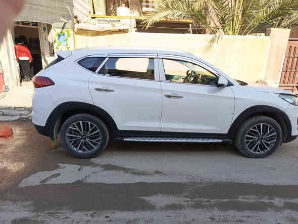 السلام عليكم توسان ٢٠ خليجي مكفولة من الحادث والتبديل والصبغ والبارد والگير والمحرك فول عدا البنوراما خمس عدسات الگاصد حتى الأرضية جلد ماشية ٧٤ نظيفة جداً حتى الاسبير منازل السعر ٢١٢ وبيها مجال قليل للاستفسار ***********
