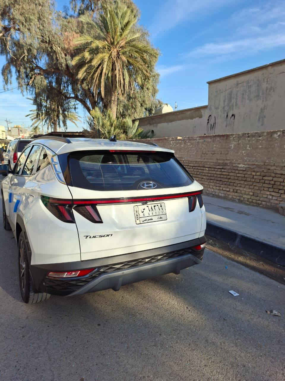 سلام عليكم
توكسان للبيع موديل ٢٠٢٣ خليجي رقم بغداد 
مواصفات / بصمة تشغيل 
بصمة ابواب ٢ 
تشغيل عن بعد 
مكينة ٢٠٠٠ دوش
ماشية ٣٣ 
وباقي مواصفات المعروفه 
وبيها سونار موضح بالصور
السعر ٢١٥ ورقه 
العنوان / ديالى - بعقوبه
الشراي يتصل ع الارقام التاليه:
***********
*********** يوجد واتس اب
