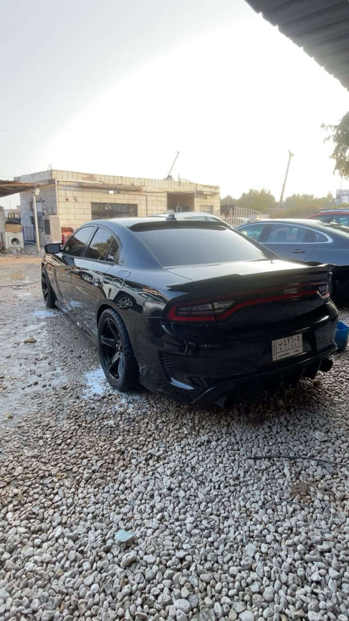 RT
الوحش للبيع :

-جآرجر ارتي سوبر تراك  موديل 2016

-رقم بغداد مداور ثاني يوم وآرد امريكي  سؤنار موجود

-السياره اصل 

-محرك :5700 🚀

-سياره مصروف هواي : عليه دركه RPM محدثه دعاميات وبنيد 

-وايد بدي

-لد متغير متعدد الألوان ع جهاز . عليه (Kaj Kan) وبعد هواي امور 

-حادث السياره جاملغ وبنيد.

-مكان سياره كربلاء 

-الرقم هاتف :***********

-الواتساب : ***********

السعر :175 .
