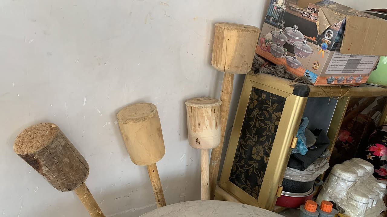 السلام عليكم عندي أدوات طبخ العلوان الثعالبه شارع جامع العطاء
***********
