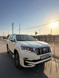 برادو 2023 vx وكالة ساس بعدهي داخل الضمان  ٧ مقاعد كراسي جلد كهرباء  س...