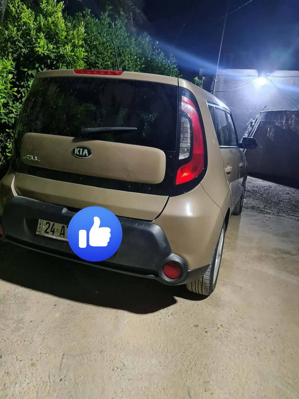 السلامُ عليكم…
Kia soul                           موديل 2016 
اللون بيجي              محرك 1600 GDI 
رقم جديد دهوك ( وكالة - تحويل )    الحادث باب + جاملغ ( جهة السايق ) + تعديل بارد شي بسيط جوه قبق البانزين 
عداد المسافه 118000 ميل            رقم دهوك الجديد تحويل او وكالة         
شاشه كبيره 
ويل كب 
                                                                تحكم كامل 
كامره 

السيارة نظيفة وحلوه وجاهزة  ( محرك نظيف + صدر نظيف + تبريد نظيف + حدادية نظيف ) مكان السيارة كربلاء ( طويريج ) السعر المطلوب 90 ورقة وبي مجال 
للأستفسار اكثر ***********
