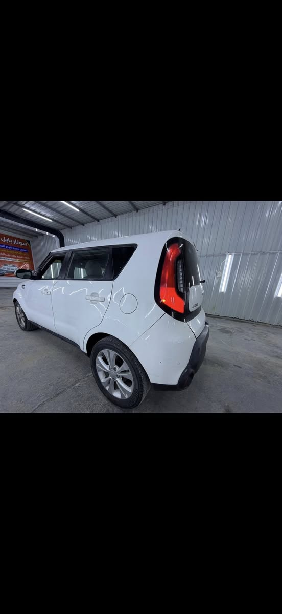 السلام عليكم 
كيا صول
موديل 15
رقم بغداد مشروع وطني
المواصفات
مود درايف 
تحكم جهتين 
كشاف 
مكينه 2000
كير AT
ويلكب17
حادثه جاملغ وبنيد بدون شاصي ولا لغد مابيه ضرر بالداخل نهائي
بيه مكانات صبغ بسيطه عندي صورهن قبل رش وسونار موجود لبارحه اخذته اله 
كير مكينه مكفول
حداديه تخم تاير 
تبريد ثلج 
جاهزه الاخير سياره 
السعر 106 وبيه مجال 
مكاني بابل***********
