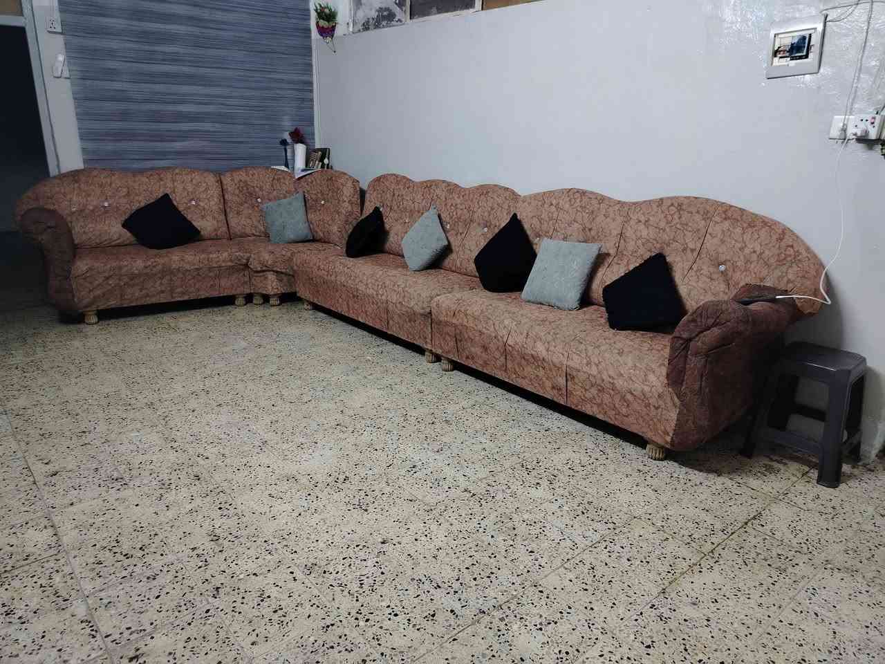 ديوان عراقي ٧امتار اب 175 دركزليه ***********
