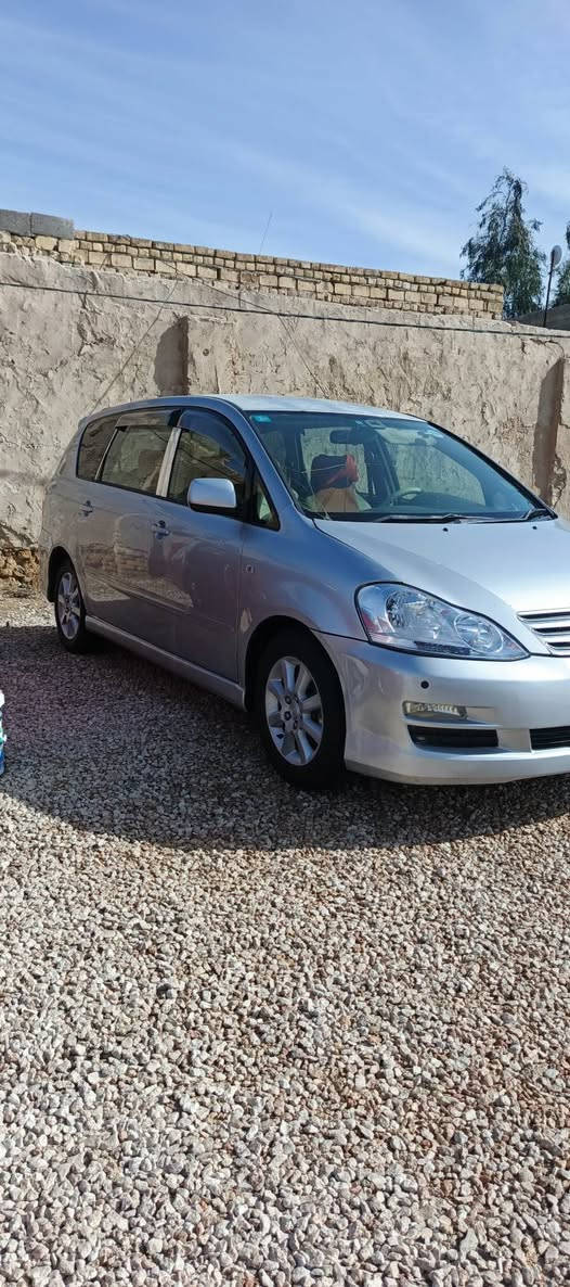 سلام عليكم ابصم للبيع مديل 2005 شاصي12 رقم ذي قار السعر 115 كرستال سياره اصل كير وحداديه وعربانه تويل مكفوله من الكص وضربه والعيب شرعي جراد فقط بالقماره سياره مكينته جديده تبريد شغال الستفسار عل رقم ***********
