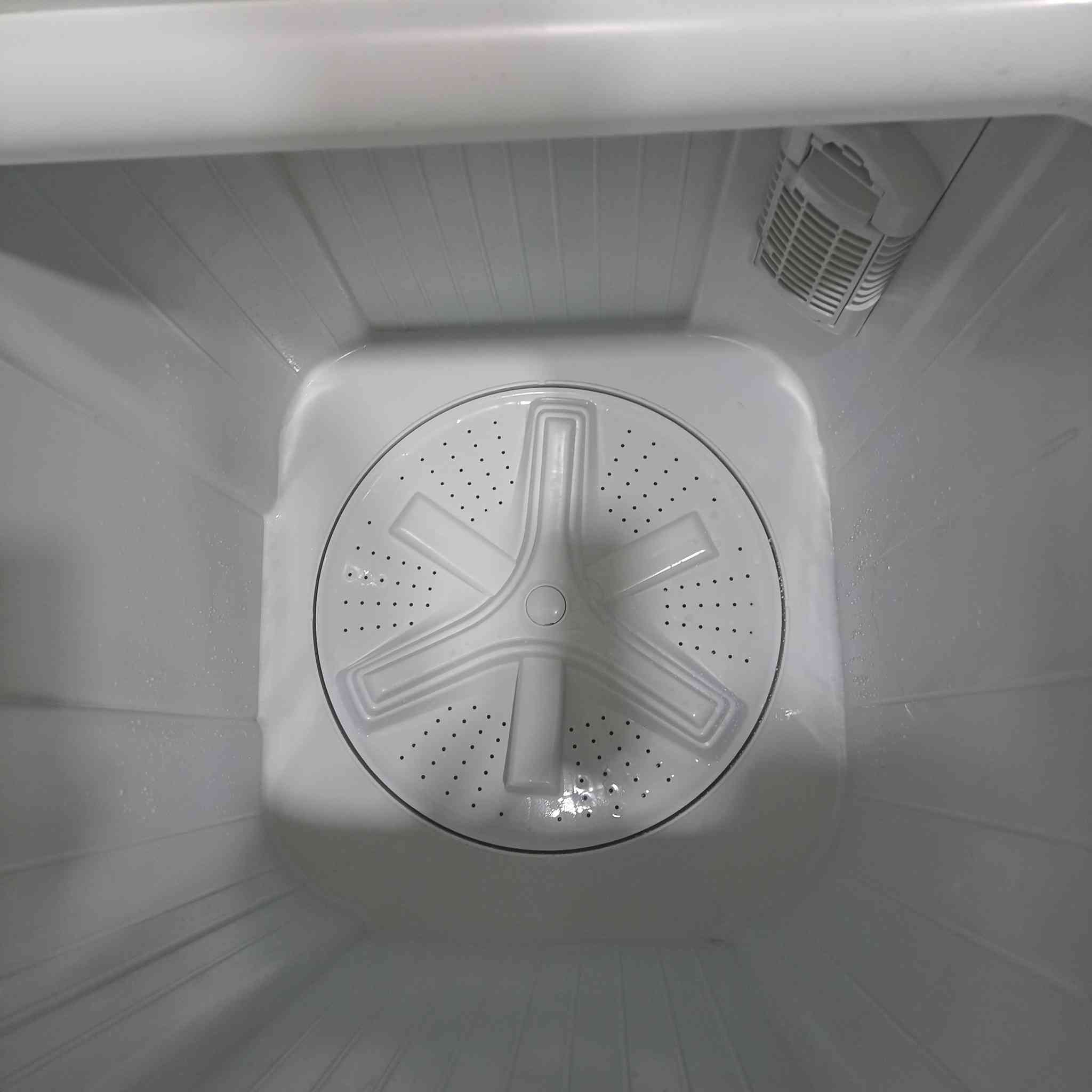 سلام عليكم اعزائي 
غسالة ماركة الحافظ اكبر حجم 
الغساله مثل ما موضح عدكم بصور جديده وبعدها بالجيس استخدامه قليل
للتواصل ***********
